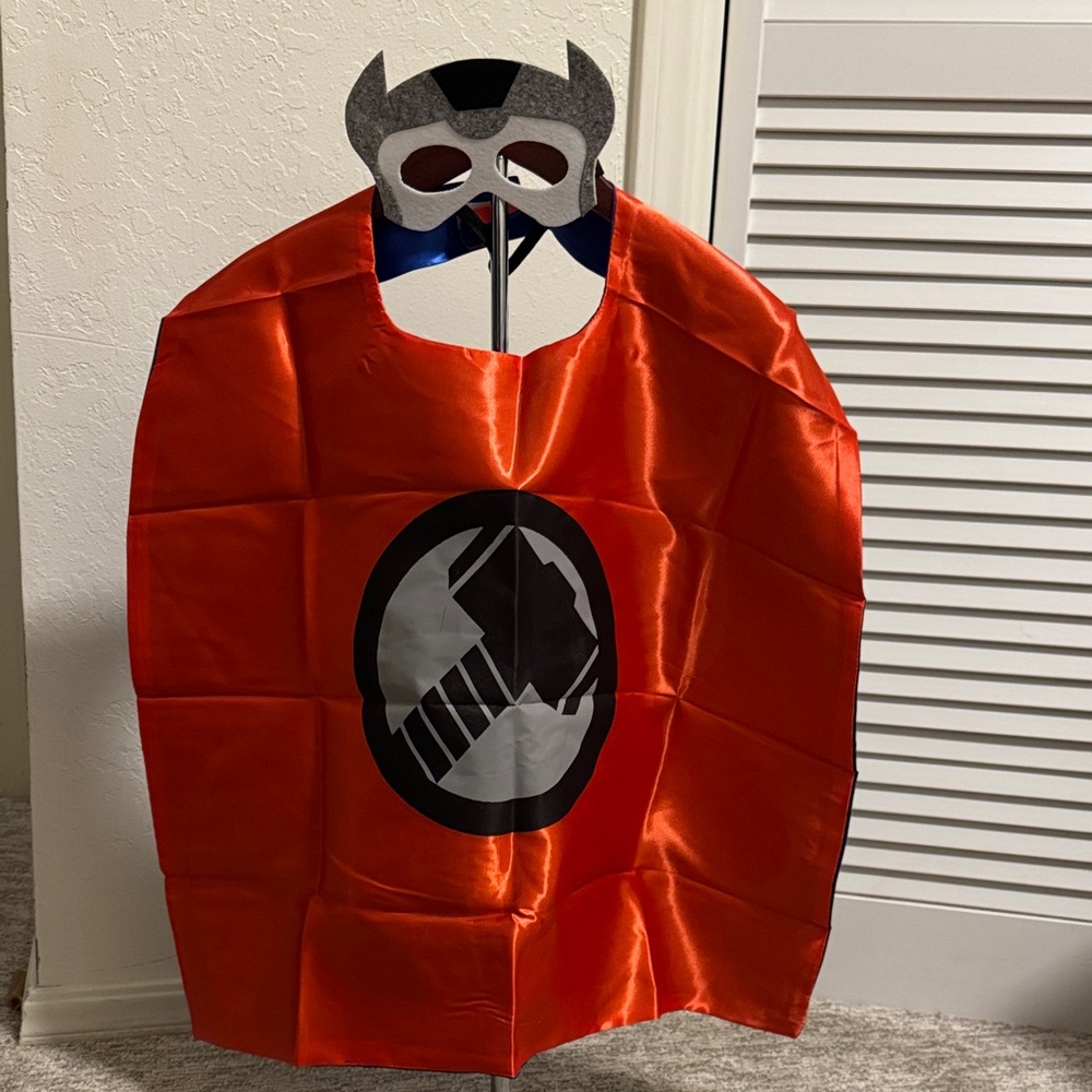 Superhero Kids Costume with Mask - Reversible. 2 masks and cape